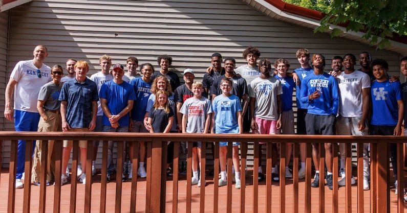 Kentucky travels to Laurel County for community service (Photo via Marissa Gilchrist, UK Athletics)